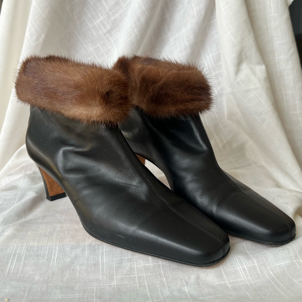 Vintage Italian women’s Moreschi mink fur lined leather heeled boots